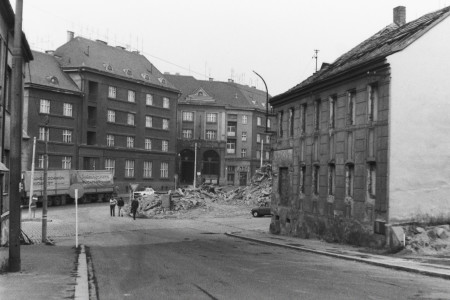 132) bourání domů v Lindauerově ulici 9.11. 2025 (foto Z. Šůcha)