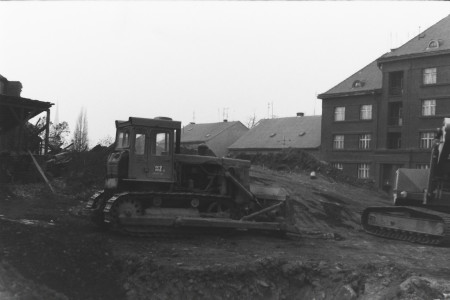 135) bourání domů naproti horní pivovarské bráně 9.11. 1988 (foto Zbyněk Šůcha)