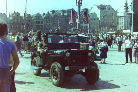 Všude visely vlajky USA a ČSSR (foto Z. Šůcha)